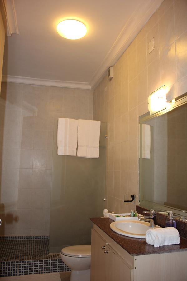 Palm Spring Resort มอนโรเวีย ภายนอก รูปภาพ