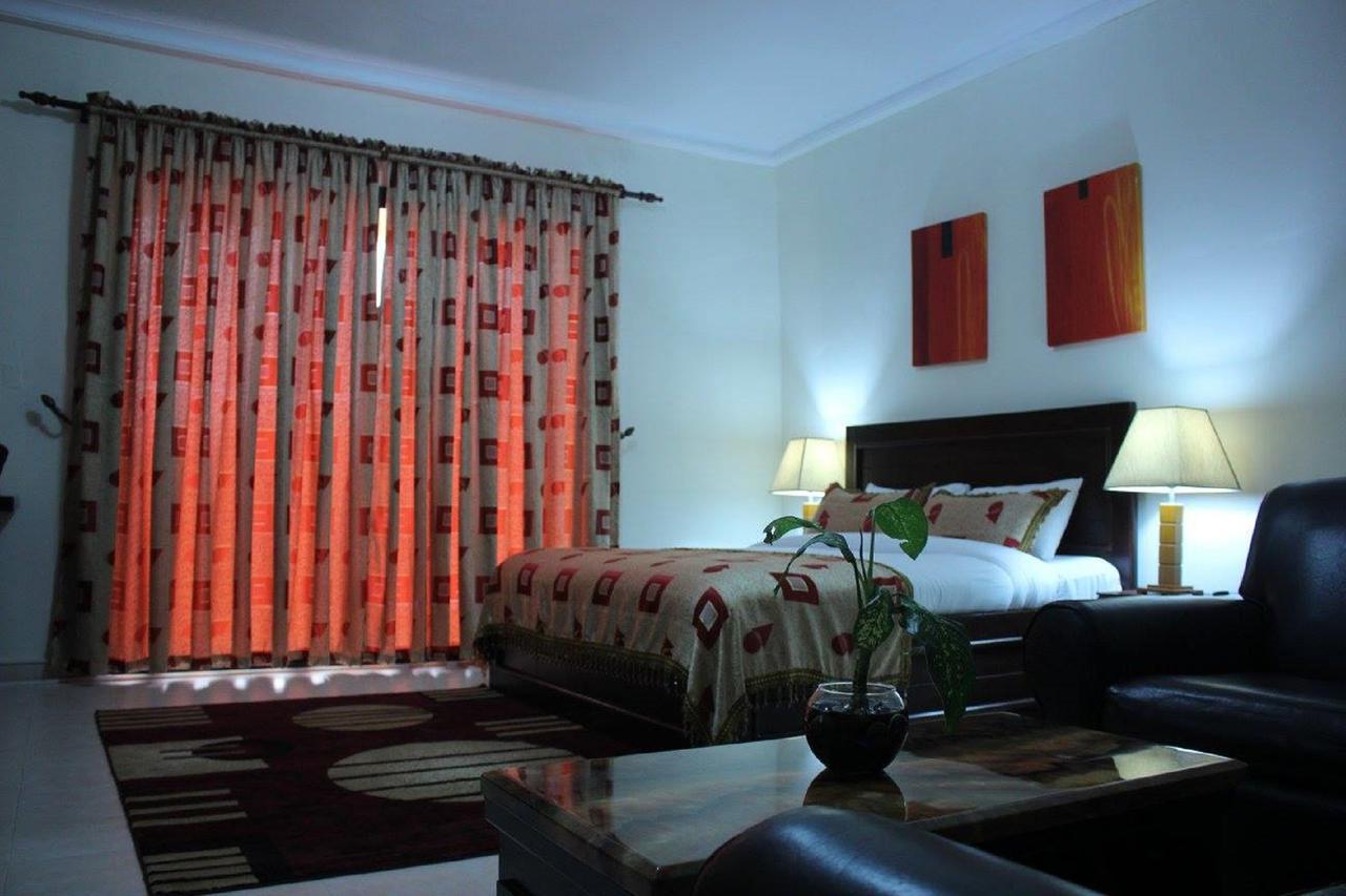 Palm Spring Resort มอนโรเวีย ภายนอก รูปภาพ